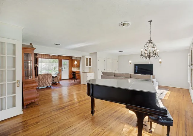 Photo 1 of Single family home for sale at 2615 Glenwood Ln, Denton, TX 76209 | MLS# 21283766 | Listing updated on 2026-09-10