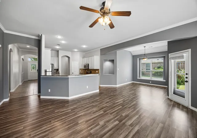 Photo 1 of Single family home for sale at 425 Corriente Trl, Azle, TX 76020 | MLS# 21295707 | Listing updated on 2026-09-30