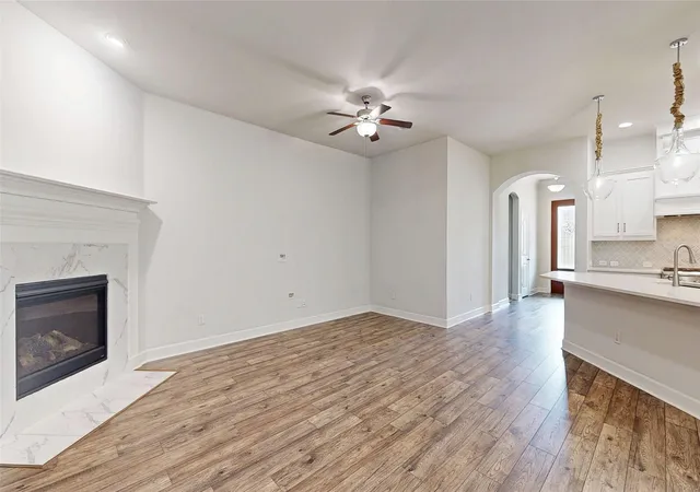 Photo 4 of Sale Pending at 4502 Sapphire Falls Wy, Arlington, TX 76005 | MLS# 21306828 | Listing updated on 2026-07-31