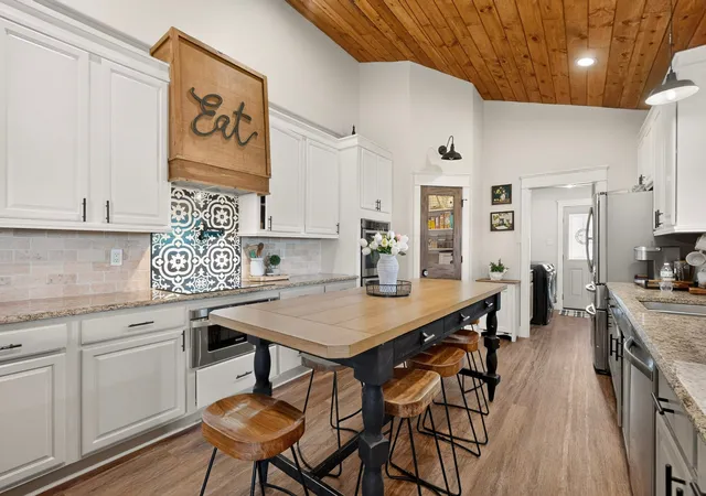 Photo 3 of Single family home for sale at 4689 County Road 2720, Caddo Mills, TX 75135 | MLS# 21306878 | Listing updated on 2026-09-11