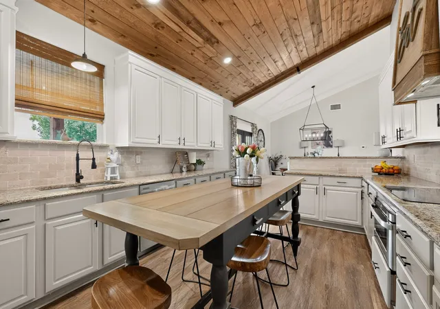 Photo 3 of Single family home for sale at 4689 County Road 2720, Caddo Mills, TX 75135 | MLS# 21306878 | Listing updated on 2026-09-11