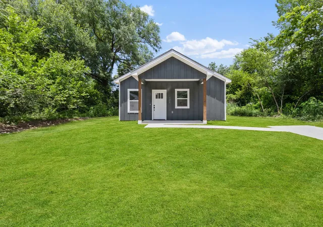 Photo 1 of Sale Pending at 125 Randolph St, Sulphur Springs, TX 75482 | MLS# 21306412 | Listing updated on 2026-09-13