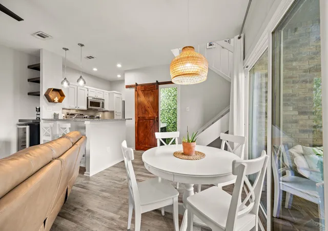 Listing Photo 5 - Condo for sale in building located at 5740 Martel Ave, Dallas, TX 75206 - Unit #A13