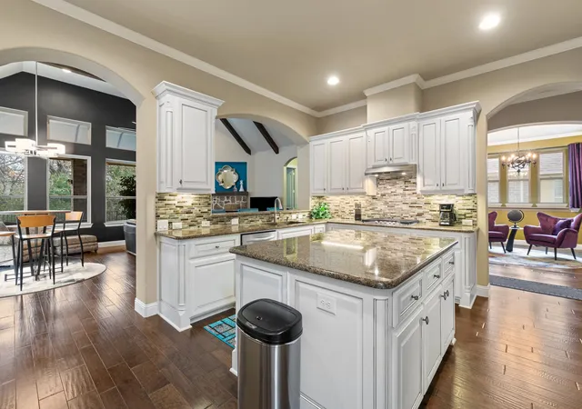 Photo 2 of Single family home for sale at 4711 Taylor Ln, Grapevine, TX 76051 | MLS# 21289791 | Listing updated on 2026-09-19