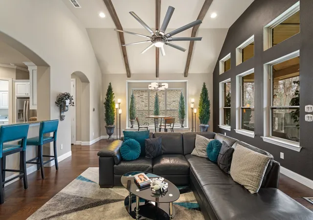 Photo 4 of Single family home for sale at 4711 Taylor Ln, Grapevine, TX 76051 | MLS# 21289791 | Listing updated on 2026-09-19