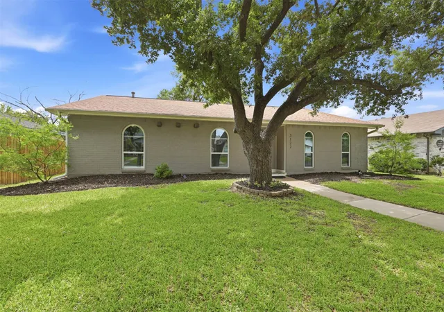 Photo 2 of Sale Pending at 3122 Furneaux Ln, Carrollton, TX 75007 | MLS# 21303280 | Listing updated on 2026-09-11