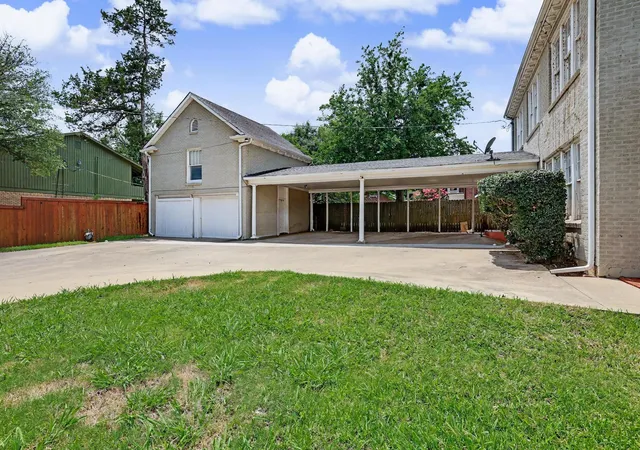 Photo 3 of Sale Pending at 1100 W Morton St, Denison, TX 75020 | MLS# 21307146 | Listing updated on 2026-09-30
