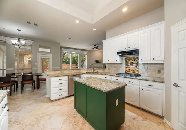 Photo 4 of Single family home for sale at 4736 Emerald Trace Wy, Fort Worth, TX 76244 | MLS# 21307265 | Listing updated on 2026-09-10