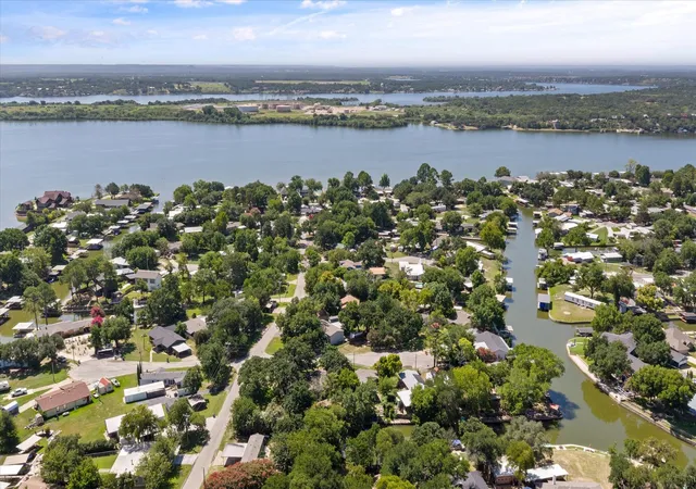 Photo 1 of Manufactured home for sale at 3702 Hartwood Dr, Granbury, TX 76049 | MLS# 21307363 | Listing updated on 2026-09-09