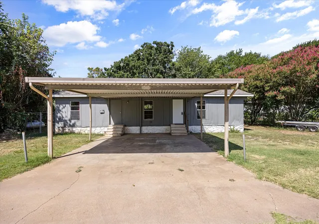 Photo 3 of Manufactured home for sale at 3702 Hartwood Dr, Granbury, TX 76049 | MLS# 21307363 | Listing updated on 2026-09-09