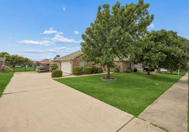 Photo 2 of Single family home for sale at 1730 Windswept Dr, Midlothian, TX 76065 | MLS# 21300177 | Listing updated on 2026-07-29