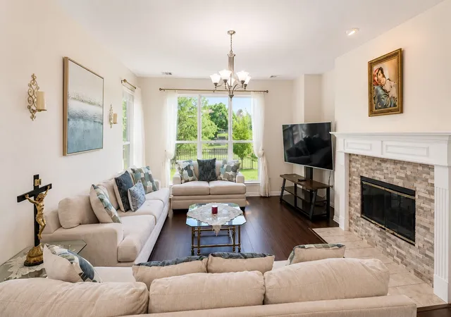 Photo 4 of Single family home for sale at 5412 Pecan Creek Cir, Fort Worth, TX 76244 | MLS# 21306941 | Listing updated on 2026-07-28