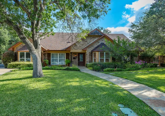 Photo 1 of Mansion for sale at 4400 Summercrest Ct, Fort Worth, TX 76109 | MLS# 21305811 | Listing updated on 2026-09-08