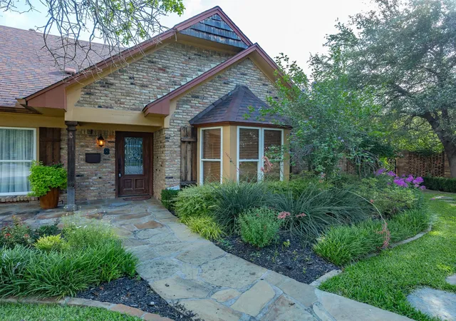 Photo 3 of Mansion for sale at 4400 Summercrest Ct, Fort Worth, TX 76109 | MLS# 21305811 | Listing updated on 2026-09-08