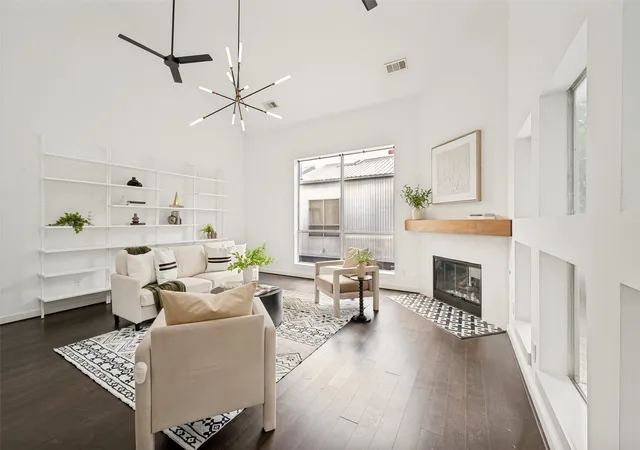 Photo 1 of Townhouse for sale at 3828 San Jacinto St, Dallas, TX 75204 | MLS# 21307383 | Listing updated on 2026-09-15