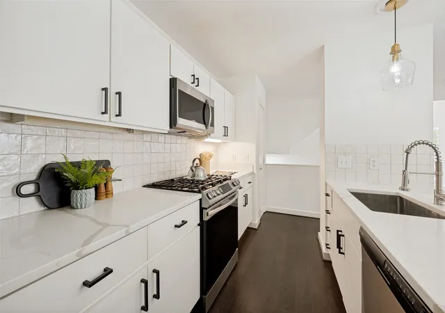Photo 3 of Townhouse for sale at 3828 San Jacinto St, Dallas, TX 75204 | MLS# 21307383 | Listing updated on 2026-09-15