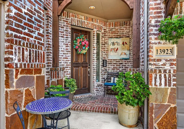 Photo 2 of Single family home for sale at 13923 Alden Ln, Frisco, TX 75035 | MLS# 21296208 | Listing updated on 2026-09-20
