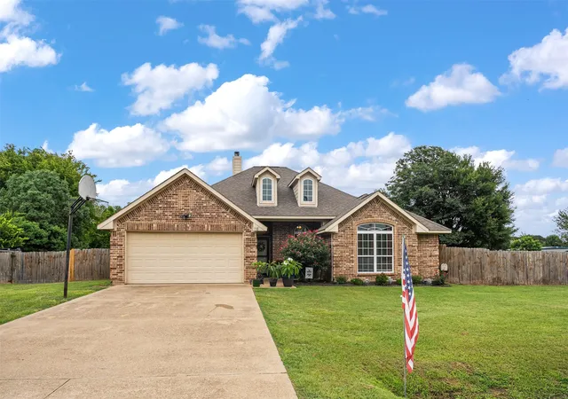 Photo 1 of Sale Pending at 118 Janice Ln, Mabank, TX 75156 | MLS# 21307475 | Listing updated on 2026-09-09