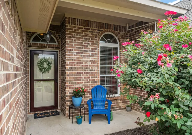 Photo 2 of Sale Pending at 118 Janice Ln, Mabank, TX 75156 | MLS# 21307475 | Listing updated on 2026-09-09