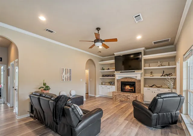 Photo 4 of Sale Pending at 118 Janice Ln, Mabank, TX 75156 | MLS# 21307475 | Listing updated on 2026-09-09