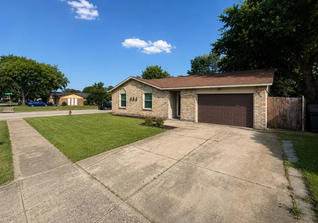 Photo 3 of Single family home for sale at 7144 Winchester Rd, North Richland Hills, TX 76182 | MLS# 21282617 | Listing updated on 2026-08-02