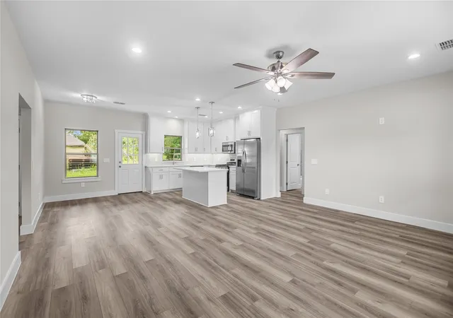 Photo 3 of Single family home for sale at 106 N Lackey St, Whitewright, TX 75491 | MLS# 21307524 | Listing updated on 2026-09-09