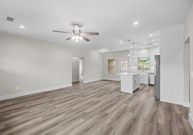 Photo 4 of Single family home for sale at 106 N Lackey St, Whitewright, TX 75491 | MLS# 21307524 | Listing updated on 2026-10-03