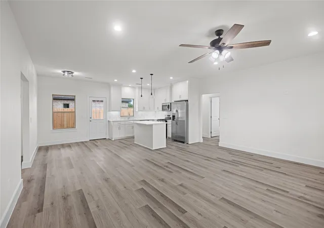 Photo 3 of Single family home for sale at 209 W Bonham St, Whitewright, TX 75491 | MLS# 21307587 | Listing updated on 2026-10-03
