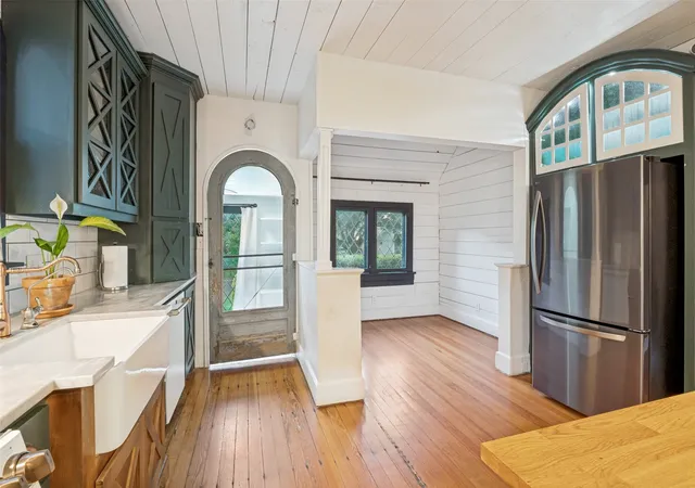 Photo 4 of Single family home for sale at 306 Harbin Ave, Waxahachie, TX 75165 | MLS# 21297094 | Listing updated on 2026-09-30