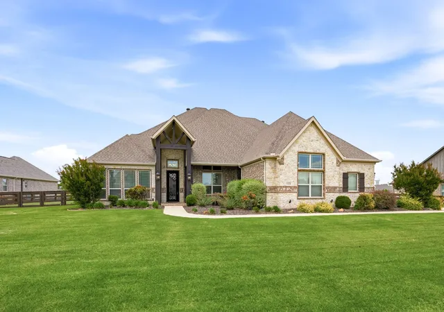 Photo 1 of Single family home for sale at 1426 Flanagan Farm Dr, Argyle, TX 76226 | MLS# 21302927 | Listing updated on 2026-09-14