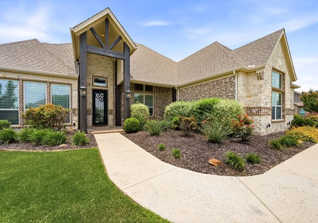 Photo 3 of Single family home for sale at 1426 Flanagan Farm Dr, Argyle, TX 76226 | MLS# 21302927 | Listing updated on 2026-09-14