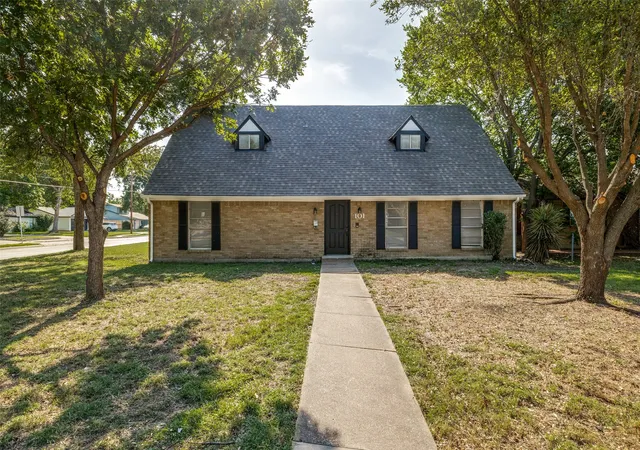 Photo 1 of Single family home for sale at 101 S Lois Ln, Richardson, TX 75081 | MLS# 21307374 | Listing updated on 2026-09-29