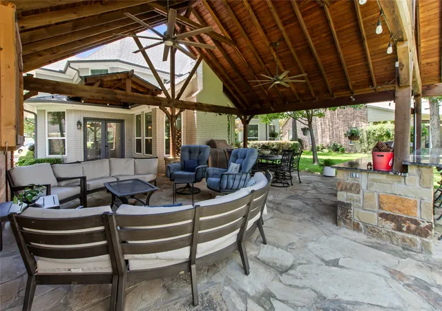 Photo 3 of Single family home for sale at 301 Saint Andrews Dr, Mabank, TX 75156 | MLS# 21299217 | Listing updated on 2026-09-10