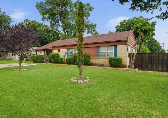 Photo 1 of Single family home for sale at 605 W 8th St, Irving, TX 75060 | MLS# 21307055 | Listing updated on 2026-09-09