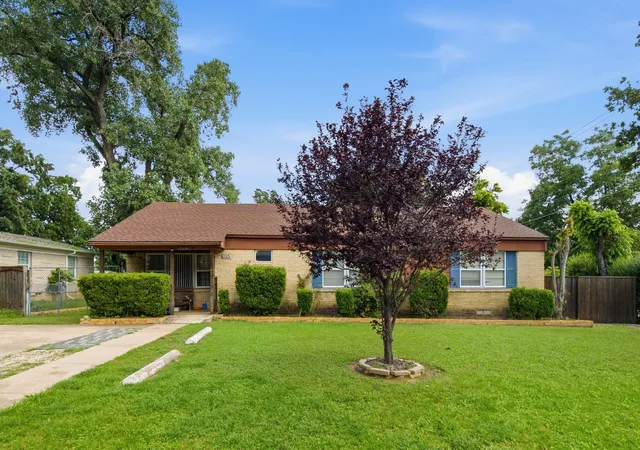 Photo 2 of Single family home for sale at 605 W 8th St, Irving, TX 75060 | MLS# 21307055 | Listing updated on 2026-09-09
