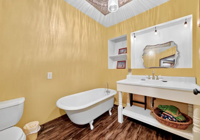 Photo 4 of Single family home for sale at 136 King Andrew Ct, Scroggins, TX 75480 | MLS# 21308005 | Listing updated on 2026-09-27