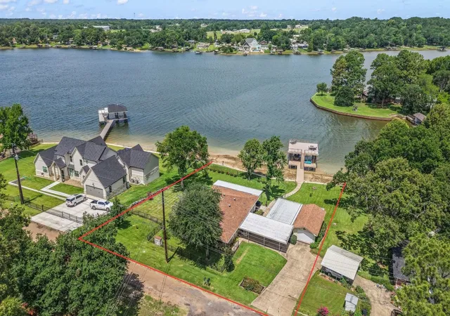 Photo 2 of Single family home for sale at 14808 Shady Trail Cir, Eustace, TX 75124 | MLS# 21307141 | Listing updated on 2026-09-10