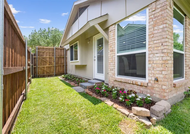 Photo 4 of Single family home for sale at 212 Mapleridge Dr, Rockwall, TX 75032 | MLS# 21290301 | Listing updated on 2026-09-25