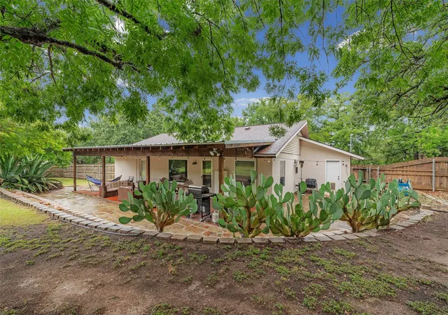 Photo 1 of Single family home for sale at 4111 Davis Rd, Granbury, TX 76049 | MLS# 21308158 | Listing updated on 2026-09-11