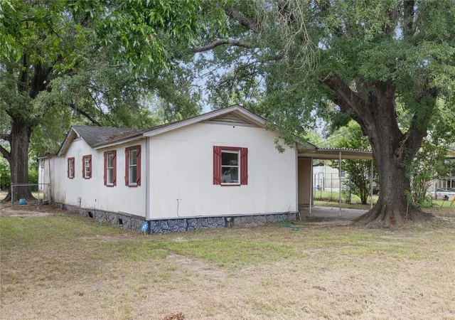 Photo 1 of Sale Pending at 1003 Brooks, New Boston, TX 75570 | MLS# 21302200 | Listing updated on 2026-09-10
