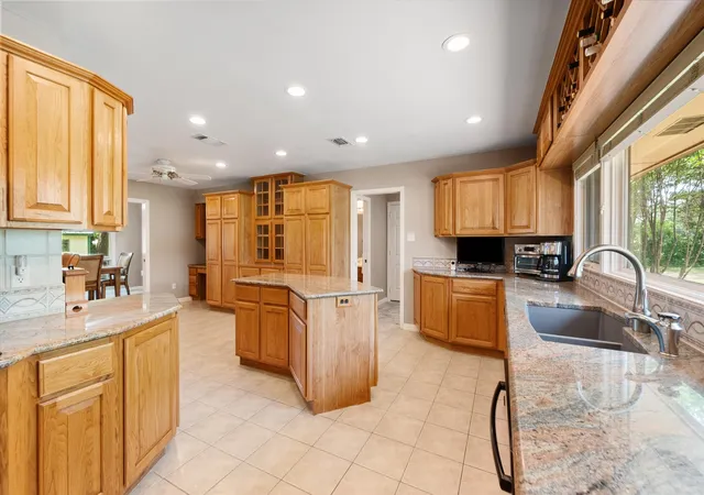 Photo 3 of Single family home for sale at 1328 Bear Creek Rd, Cedar Hill, TX 75104 | MLS# 21295977 | Listing updated on 2026-09-10