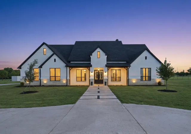 Photo 1 of Single family home for sale at 4790 Austin Cir, Sanger, TX 76266 | MLS# 21306658 | Listing updated on 2026-09-12