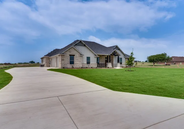 Photo 3 of Single family home for sale at 2561 Posey Ln, Waxahachie, TX 75167 | MLS# 21308248 | Listing updated on 2026-09-12