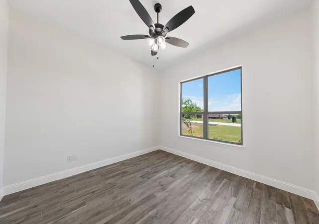 Photo 3 of Single family home for sale at 2561 Posey Ln, Waxahachie, TX 75167 | MLS# 21308248 | Listing updated on 2026-09-12
