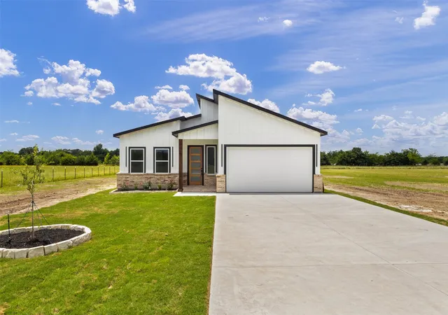 Photo 1 of Single family home for sale at 5522 County Road 3521, Quinlan, TX 75474 | MLS# 21308317 | Listing updated on 2026-07-31