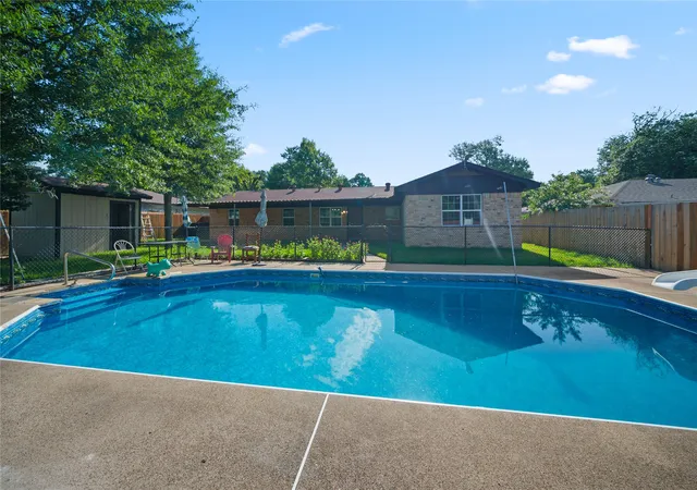 Photo 27 of Single family home for sale at 309 Gray St, Henderson, TX 75652 | MLS# 21308371 | Listing updated on 2026-10-06