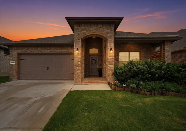 Photo 1 of Single family home for sale at 2220 Dyre Dr, Haslet, TX 76052 | MLS# 21304304 | Listing updated on 2026-10-03