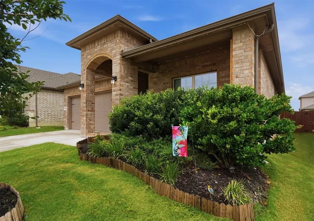 Photo 3 of Single family home for sale at 2220 Dyre Dr, Haslet, TX 76052 | MLS# 21304304 | Listing updated on 2026-10-03