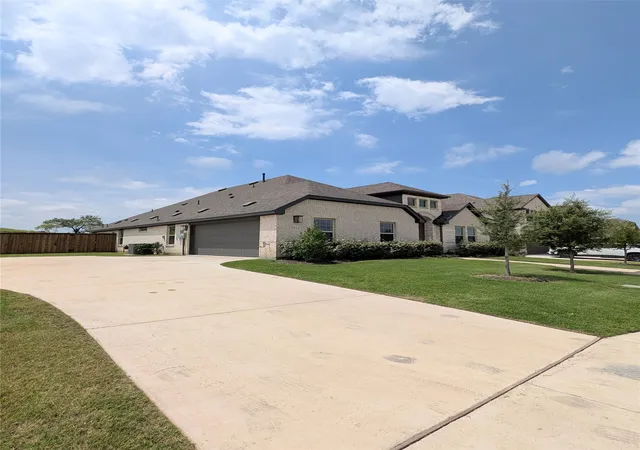 Photo 2 of Single family home for sale at 3934 Timberview St, Midlothian, TX 76065 | MLS# 21308350 | Listing updated on 2026-08-02