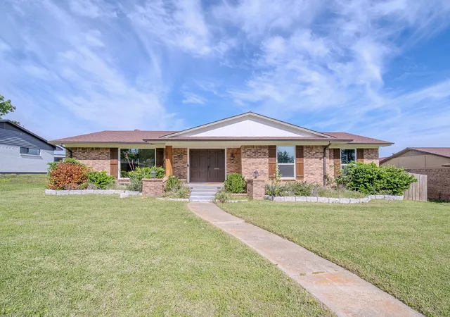 Photo 1 of Single family home for sale at 2513 Belhaven Dr, Mesquite, TX 75150 | MLS# 21308515 | Listing updated on 2026-09-08